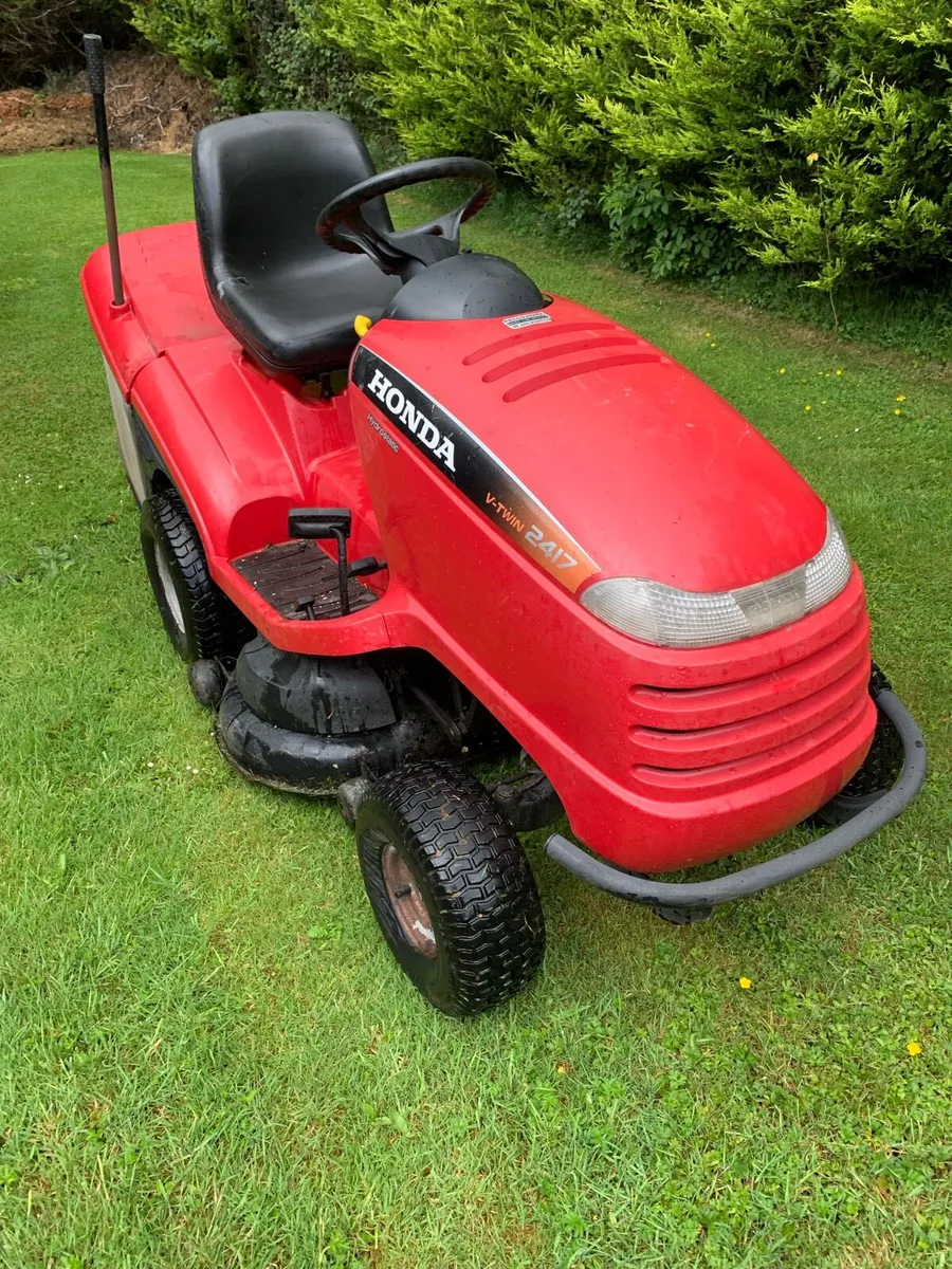 Honda mower - Image 1