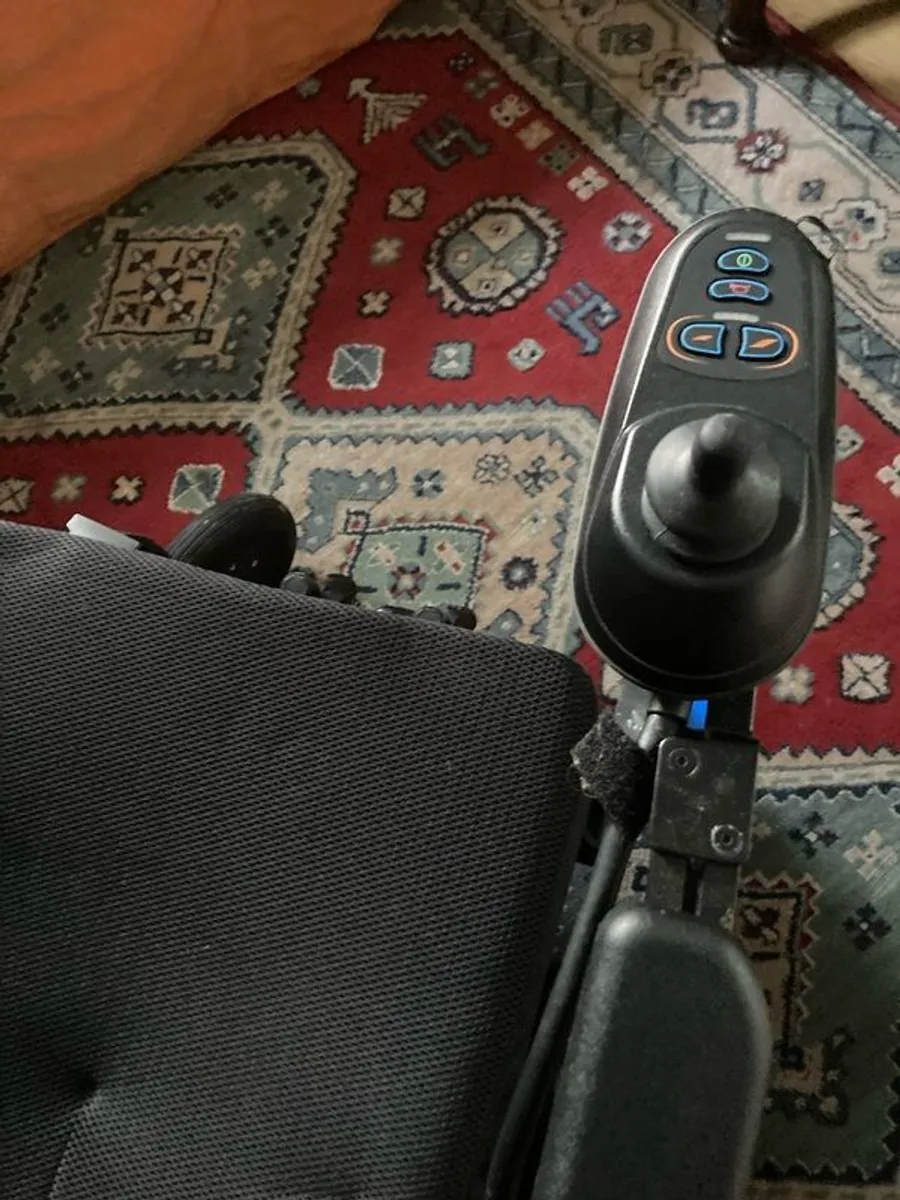 electric wheelchair - Image 4