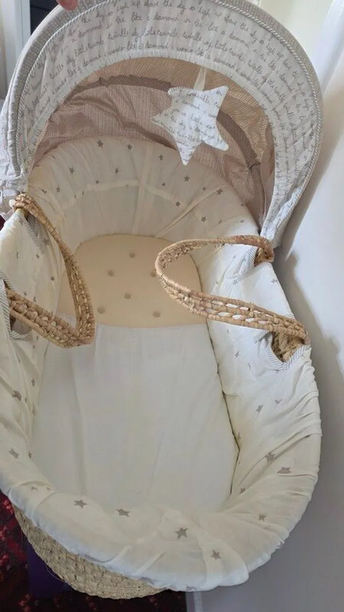 Moses basket and stand - Image 3