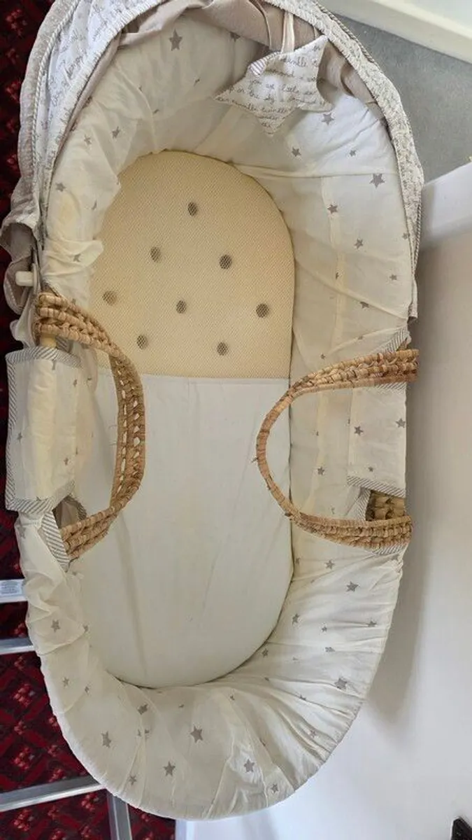 Moses basket and stand - Image 4