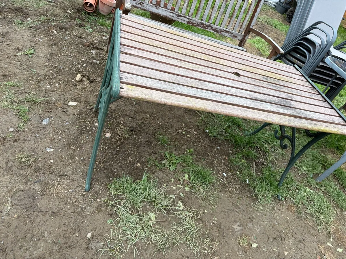 1 garden cast iron table + 1 wooden bench - Image 3