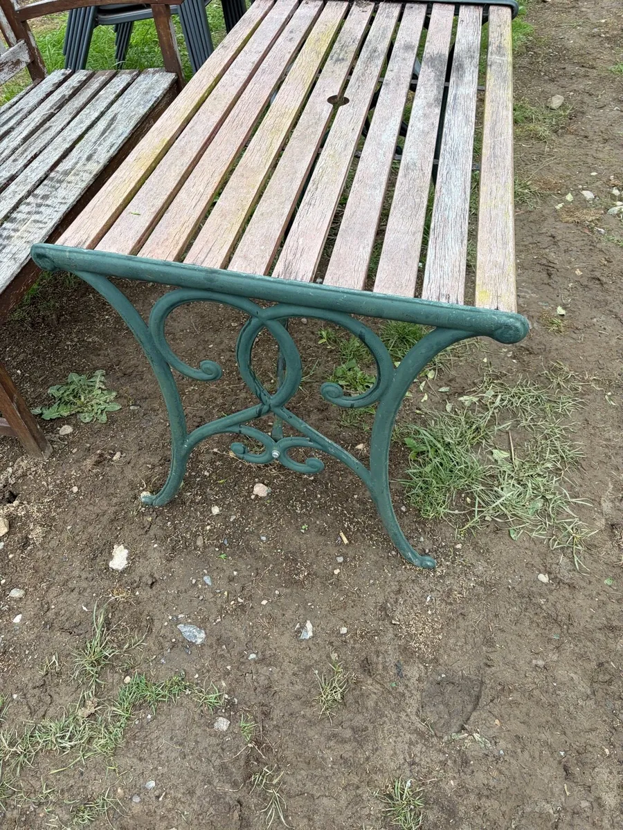 1 garden cast iron table + 1 wooden bench - Image 4