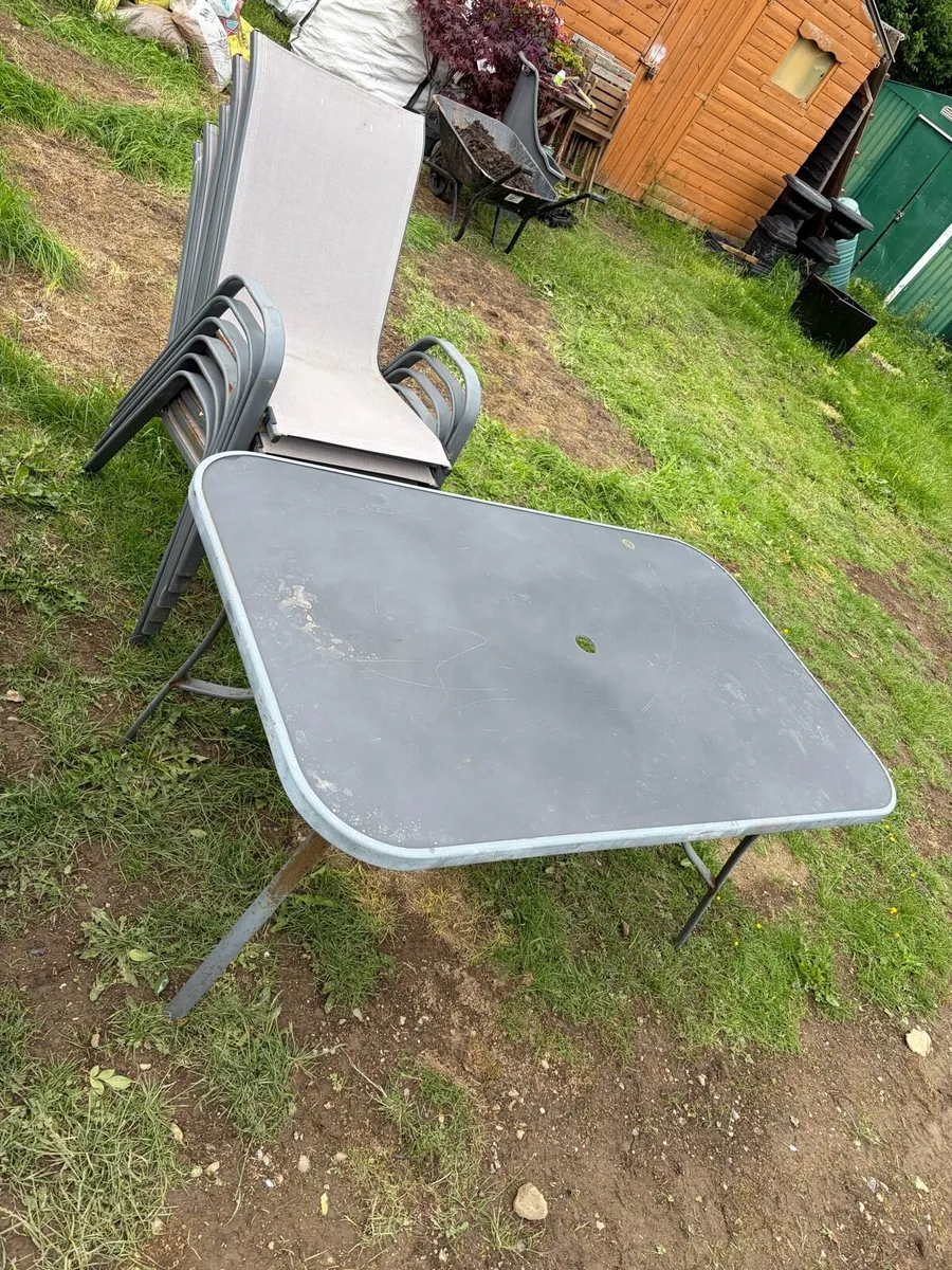 table and 6 chairs garden set - Image 1