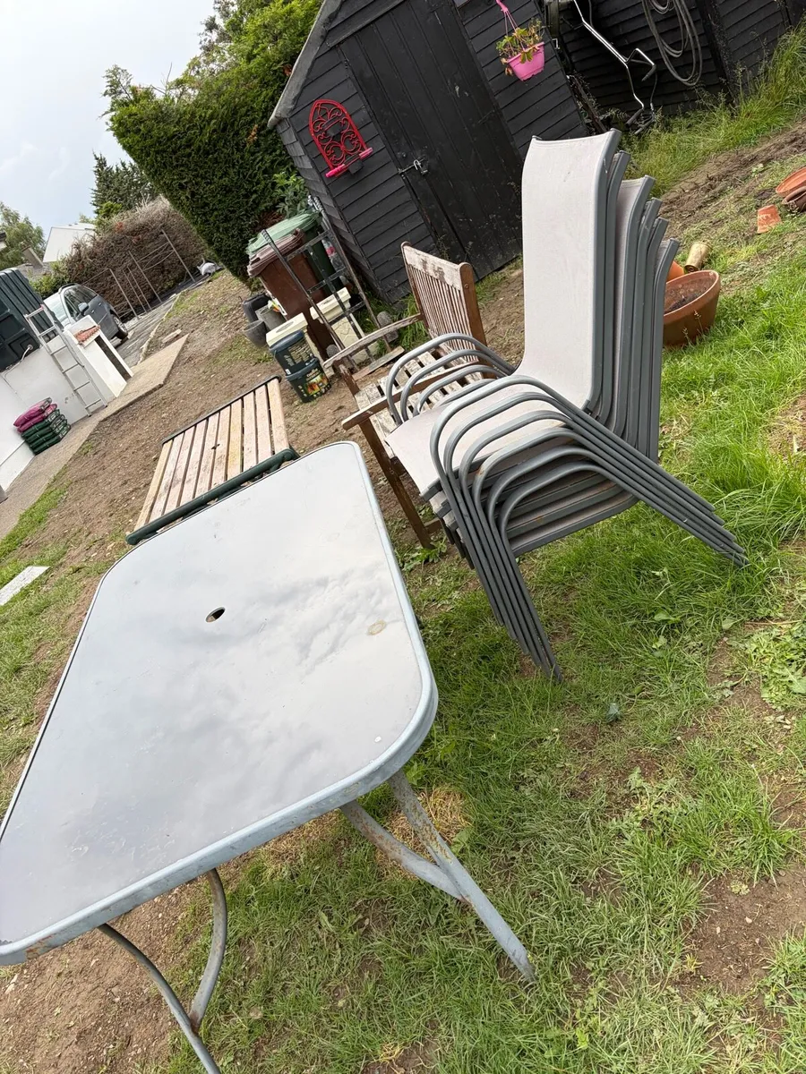 table and 6 chairs garden set - Image 2