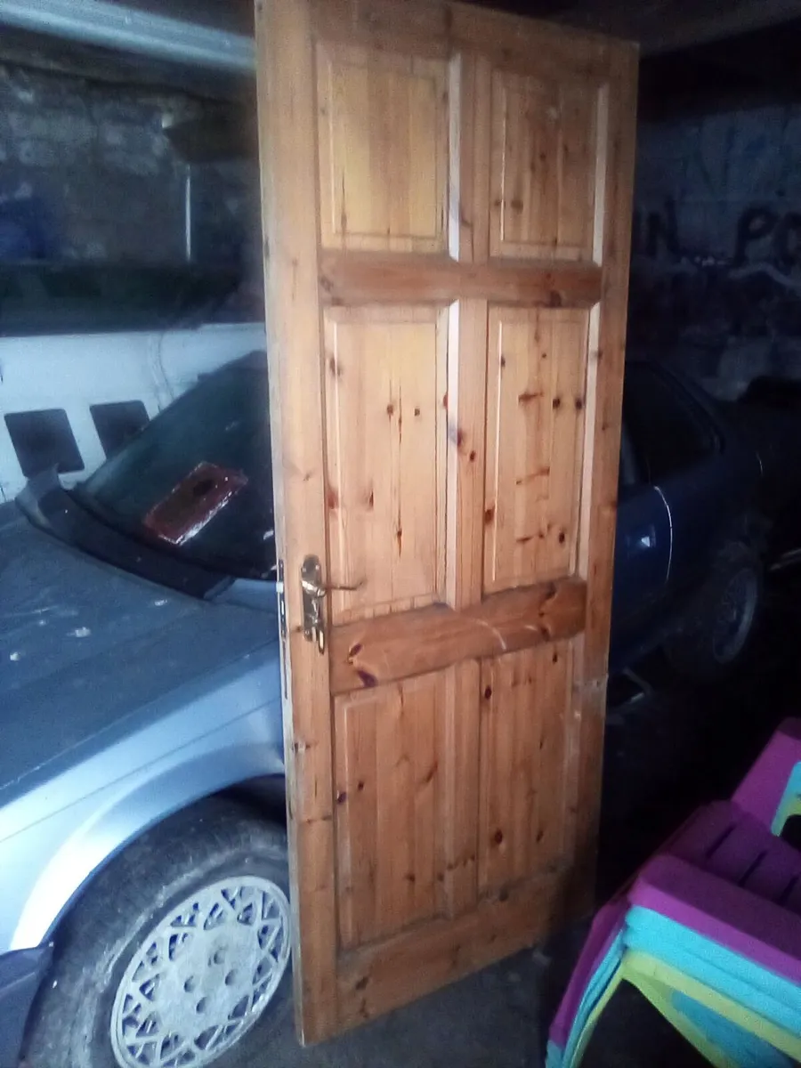 Solid pine door - Image 1