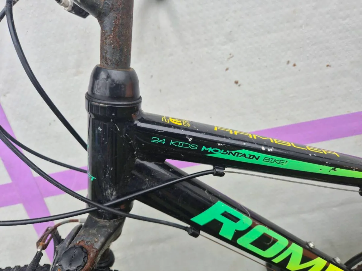Boys 24inch bike - Image 2
