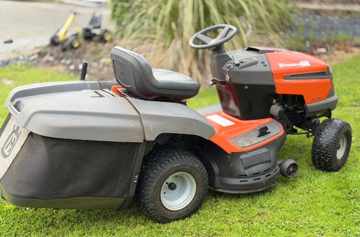 Husqvarna TC138 Lawnmower - Image 4
