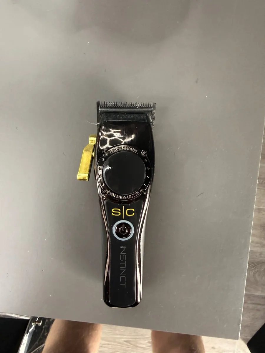Selection of clippers - Image 1