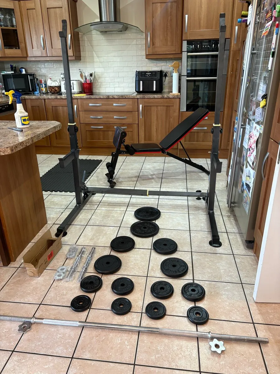 NICE METAL GYM WEIGHT SET UP, SQUAT RACK,BENCH ETC - Image 1