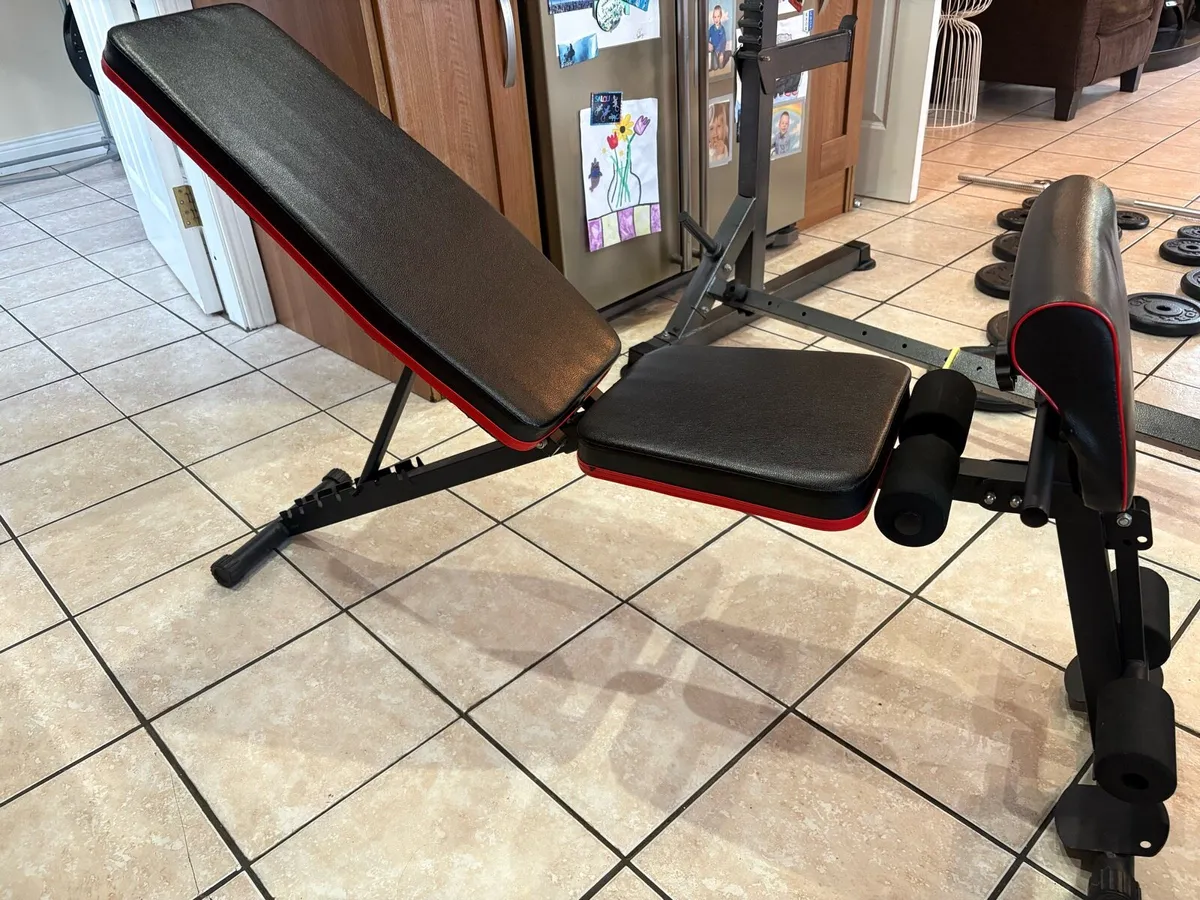 NICE METAL GYM WEIGHT SET UP, SQUAT RACK,BENCH ETC - Image 4