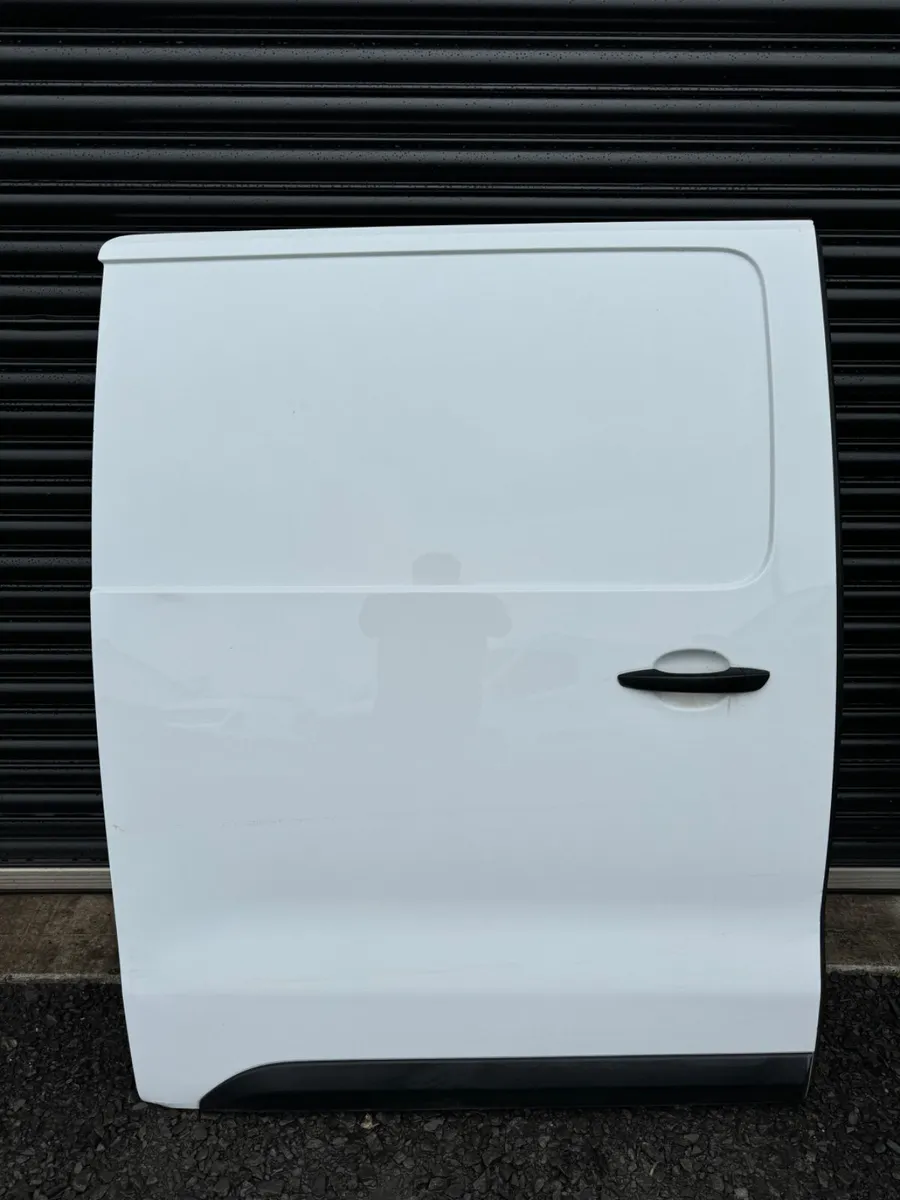 2021 Vivaro/Dispatch/Expert LWB sliding doors. - Image 1