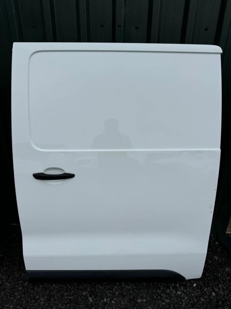 2021 Vivaro/Dispatch/Expert LWB sliding doors. - Image 2