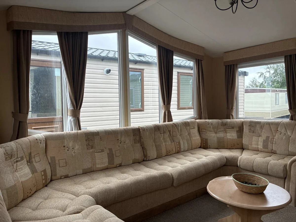 THIS 39 FOOT BEAUTY WON’T BREAK THE BANK - Image 4