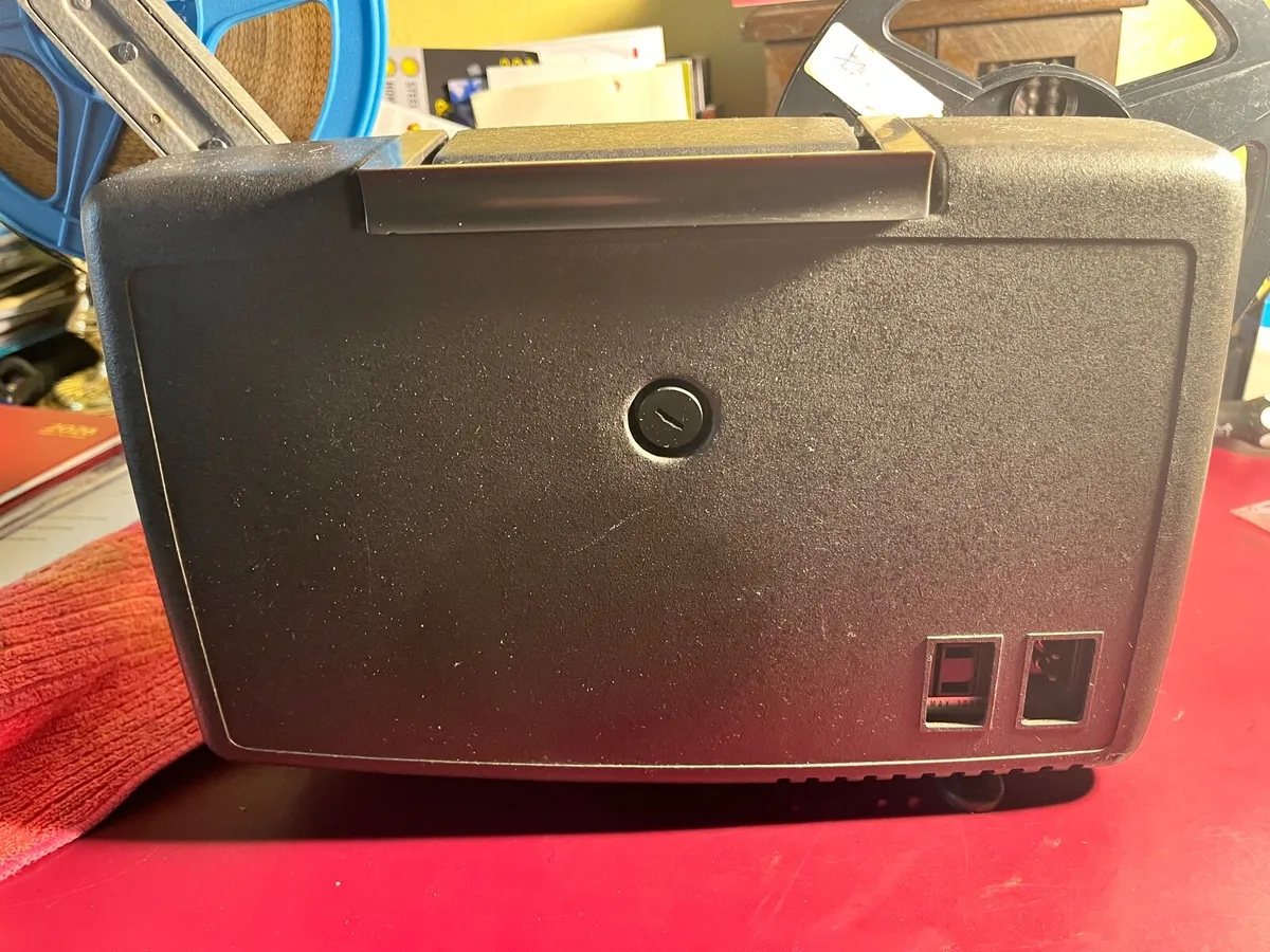 Projector - Image 4
