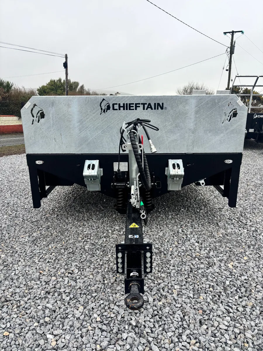 NEW CHIEFTAIN BALE TRAILER - Image 3