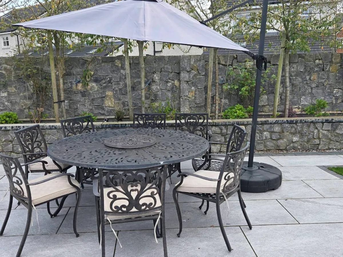 8 seater cast iron bronze patio set - Image 4