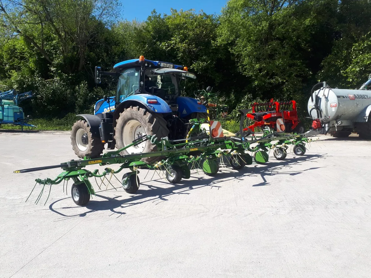 New Krone Vendro Tedders 4-8 Rotors - Image 2