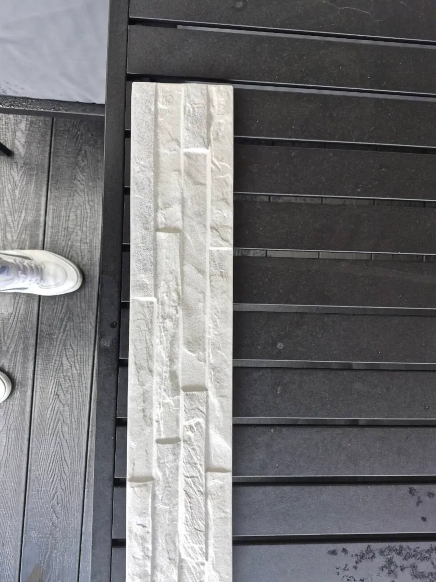 White outdoor Tiles 50cm x10cm 22 boxes of 15 pice - Image 4