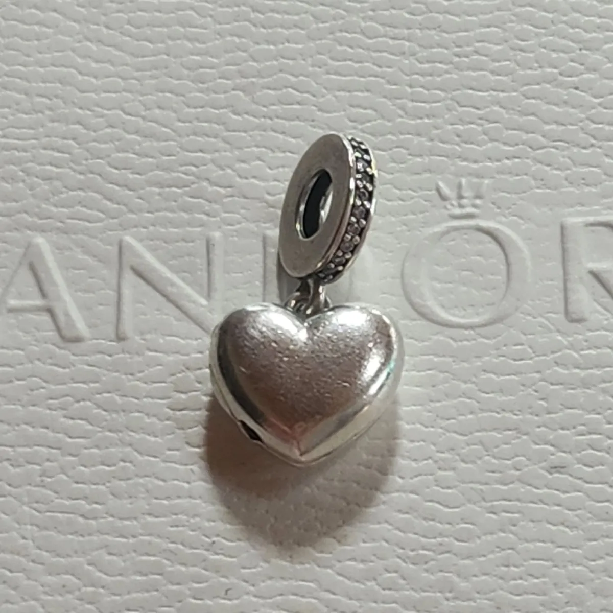 Pandora dangle charm - Image 3
