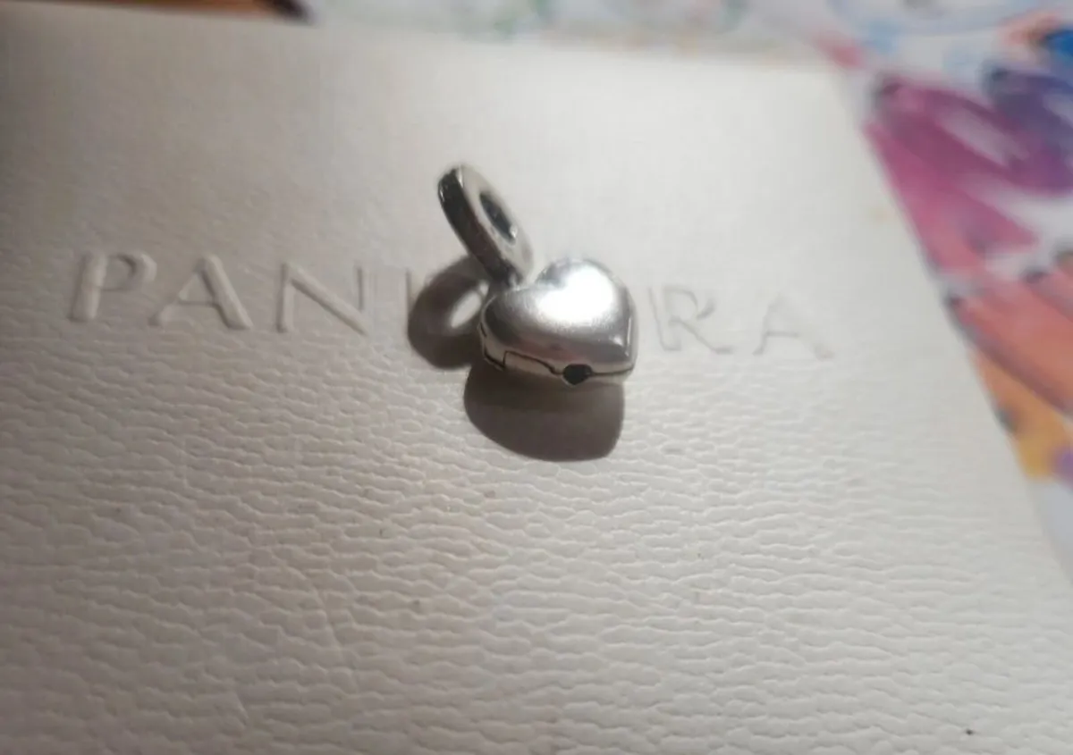 Pandora dangle charm - Image 1