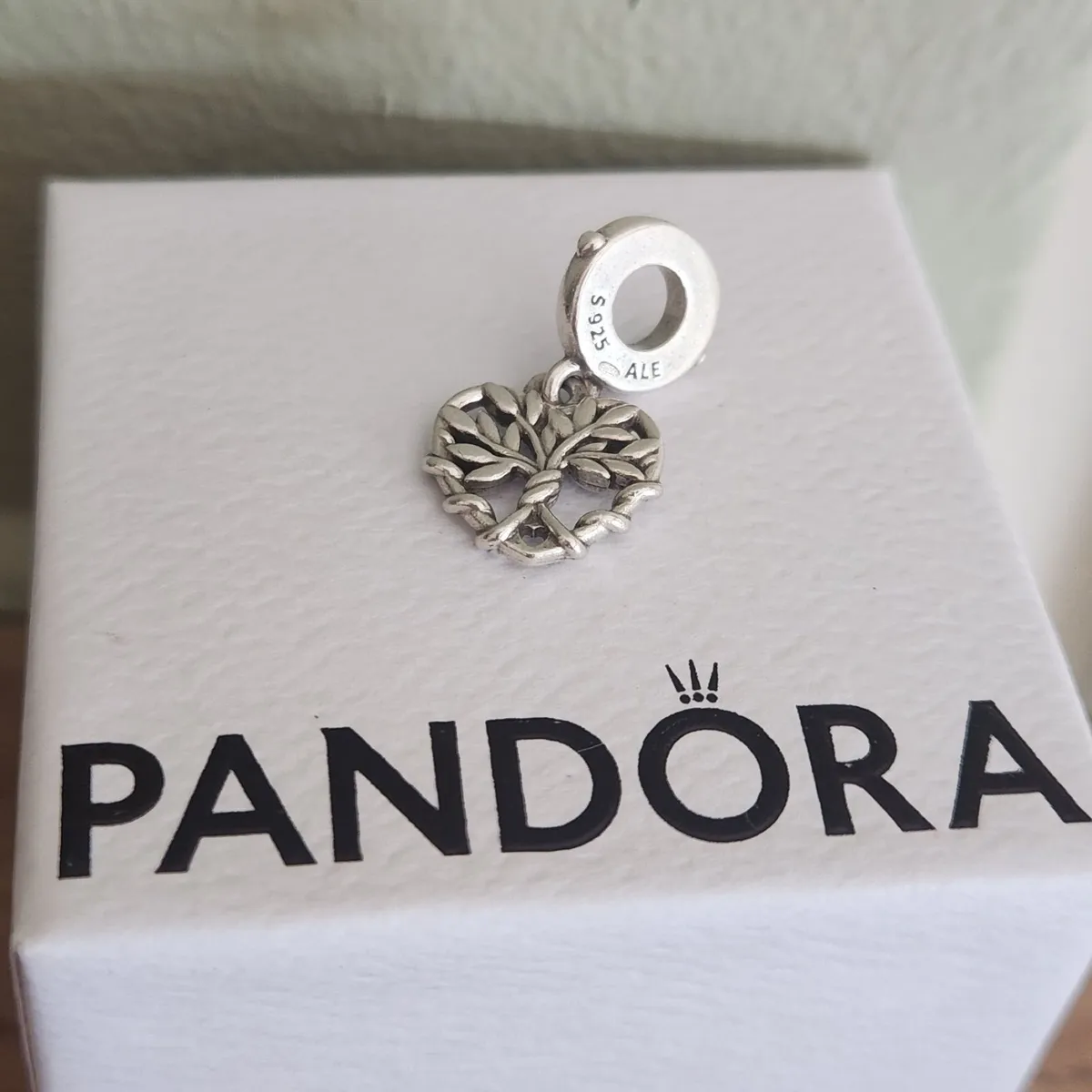 Pandora family tree charm - Image 2