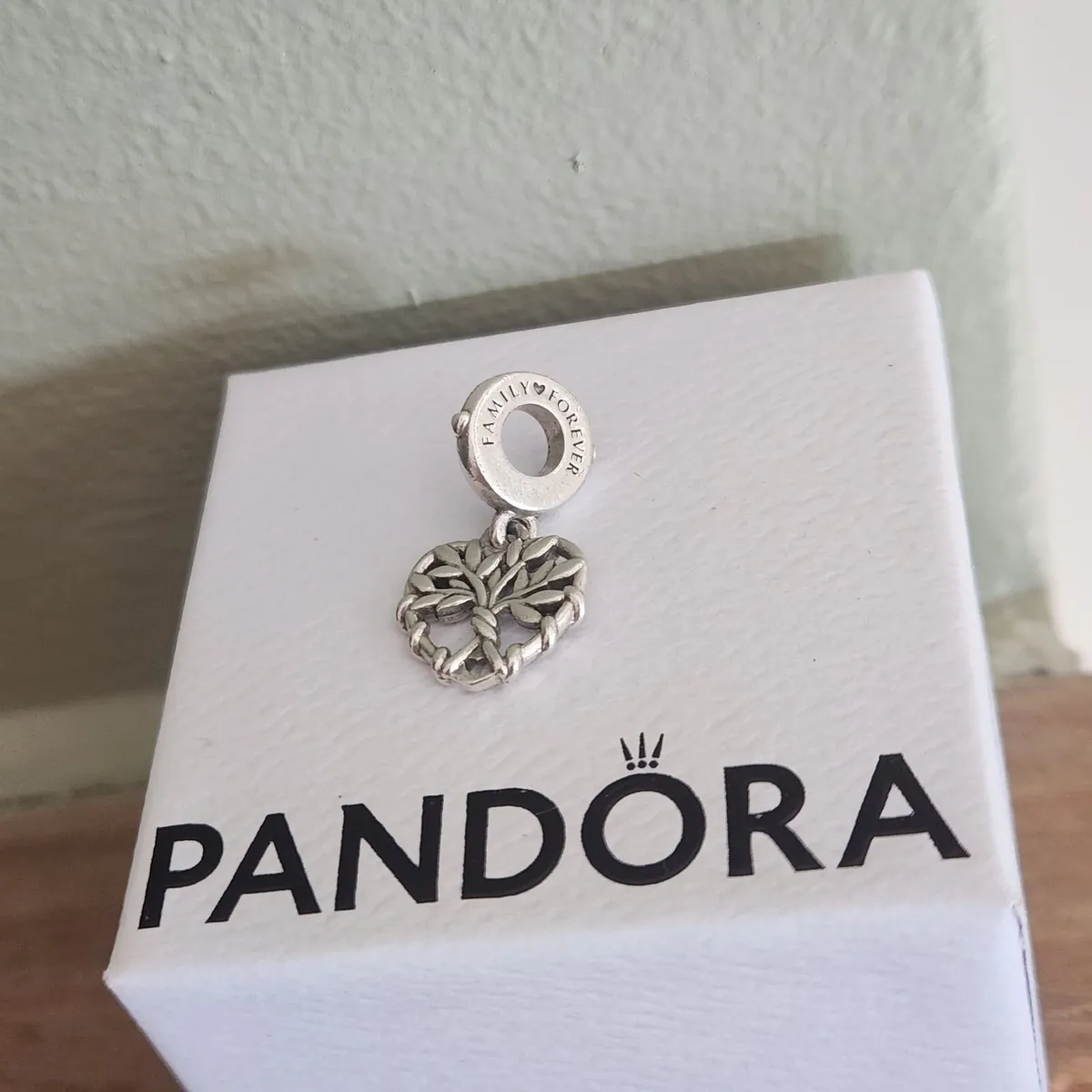 Pandora family tree charm - Image 3