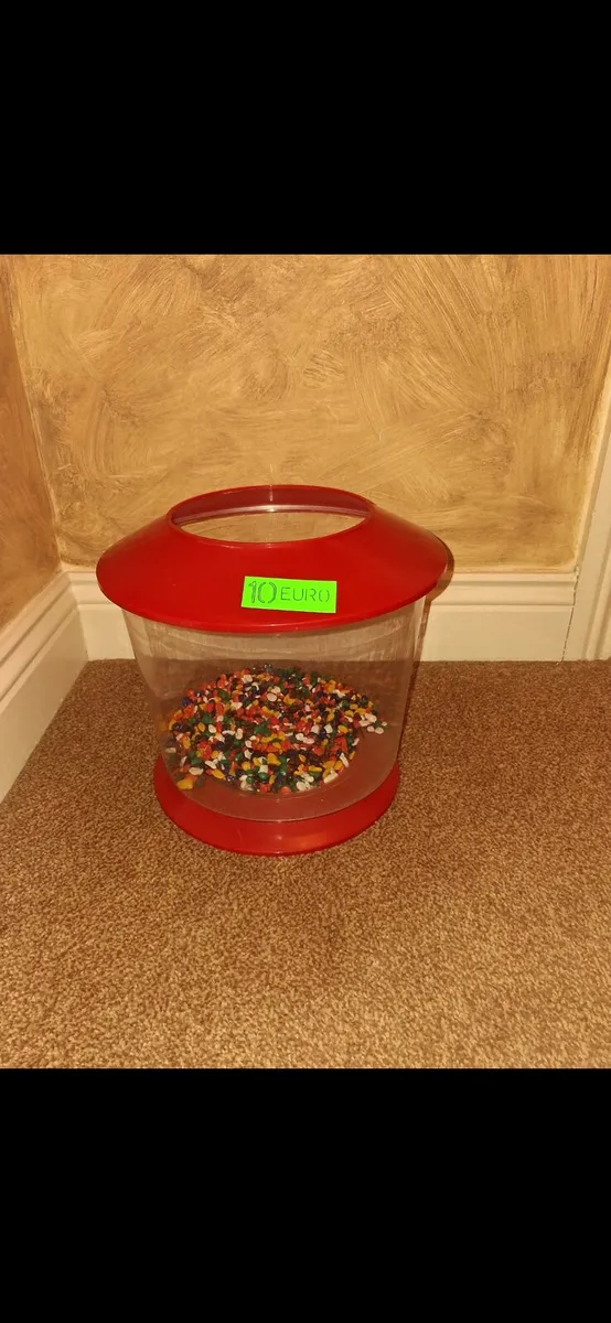 Fish tank - Image 1