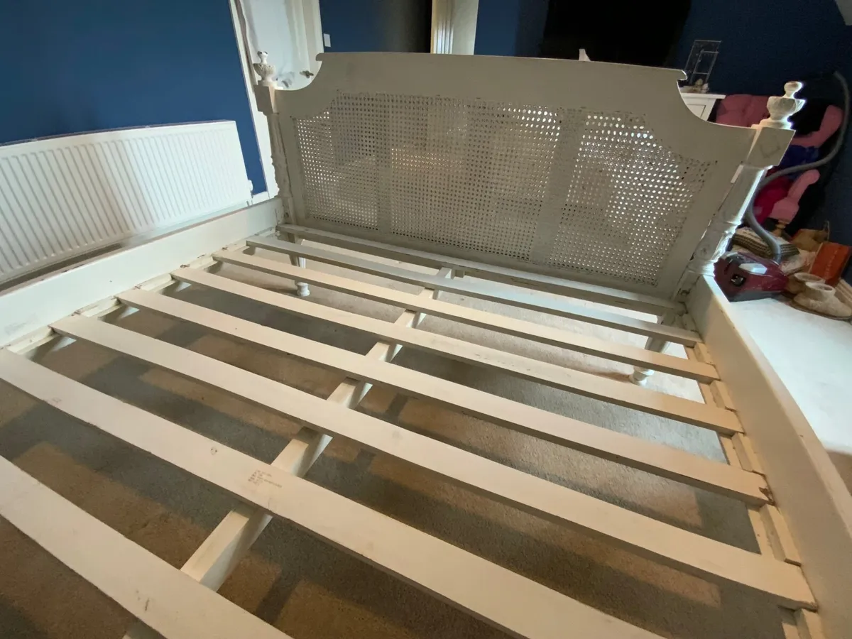 French Style Shabby Chic 5” Bed + 2 bedside locker - Image 4