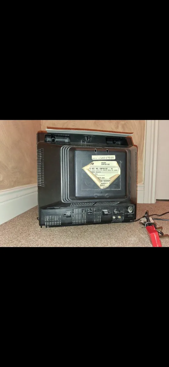 Old TV - Image 3