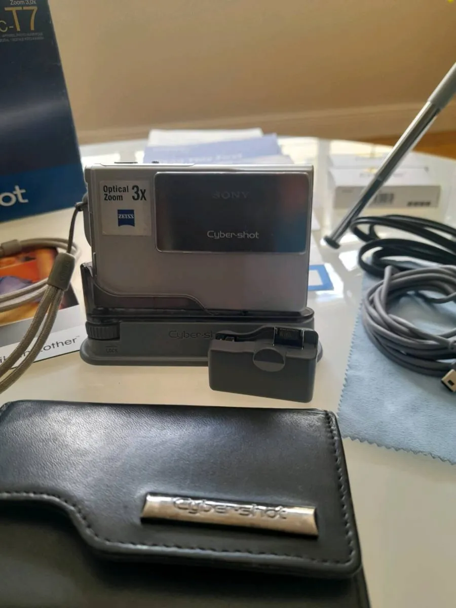 Sony Cyber-Shot DSCT7 - Image 3