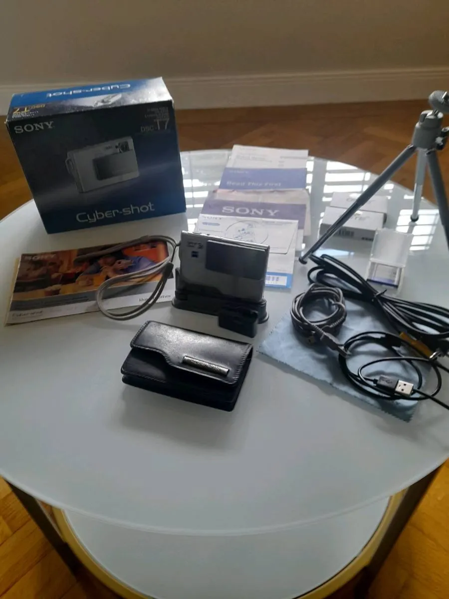 Sony Cyber-Shot DSCT7 - Image 4