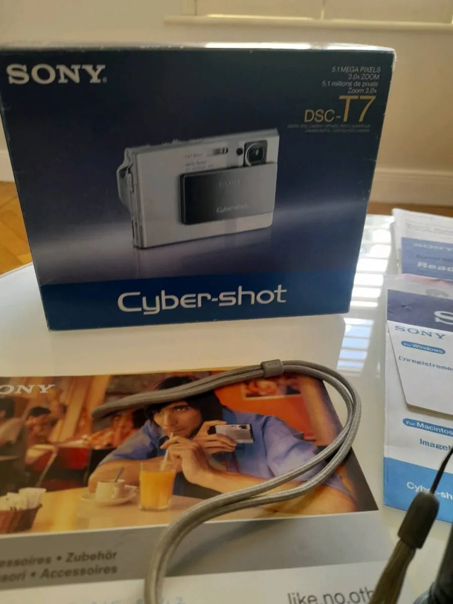 Sony Cyber-Shot DSCT7 - Image 2