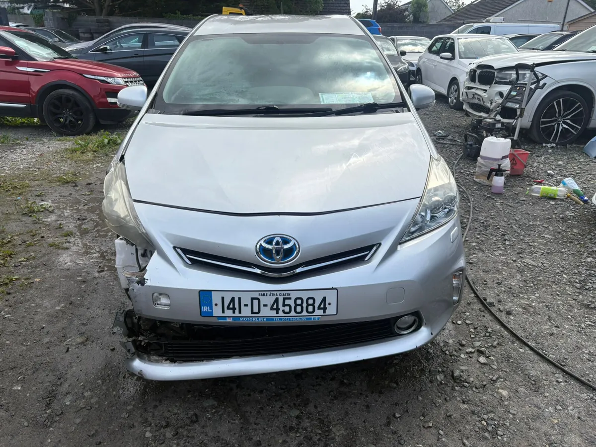 2014 Toyota Prius 7 Seats 1.8 Hybrid - Image 4