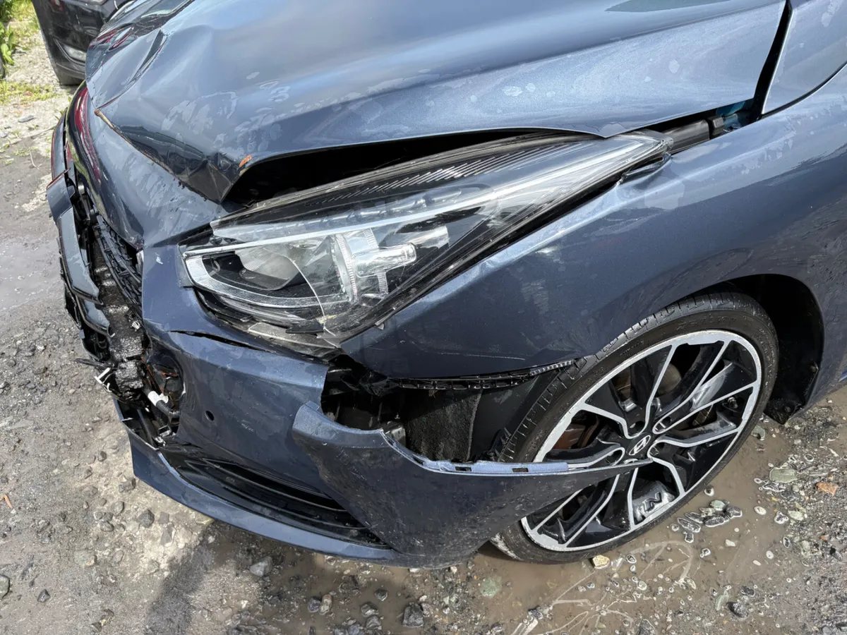 2017 Hyundai i40 1.7 Dieeel driving - Image 3