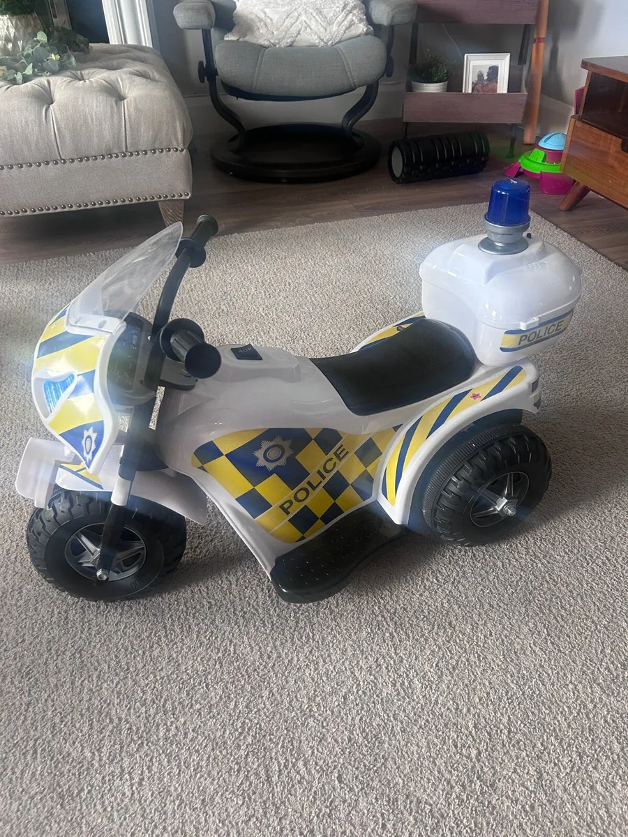 Toy Police Motorcycle - Image 3