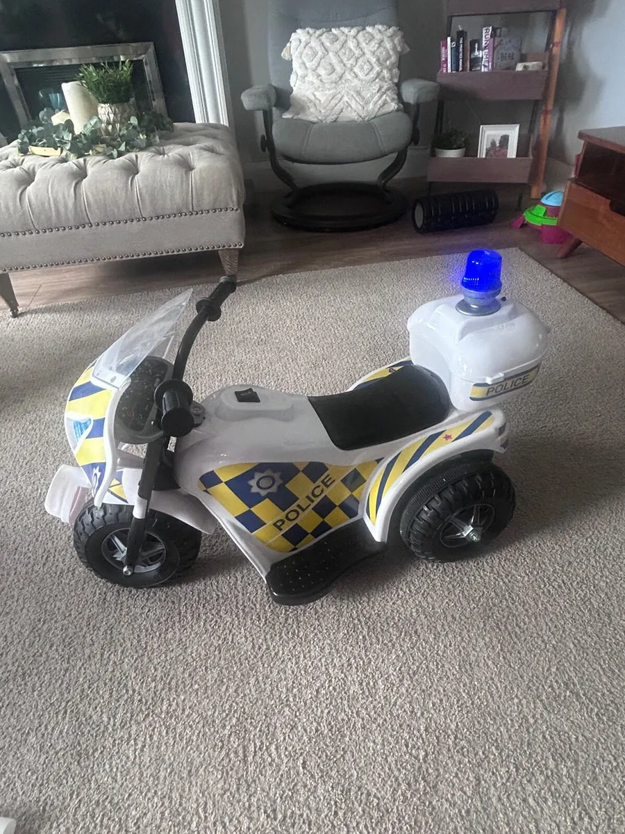 Toy Police Motorcycle - Image 1