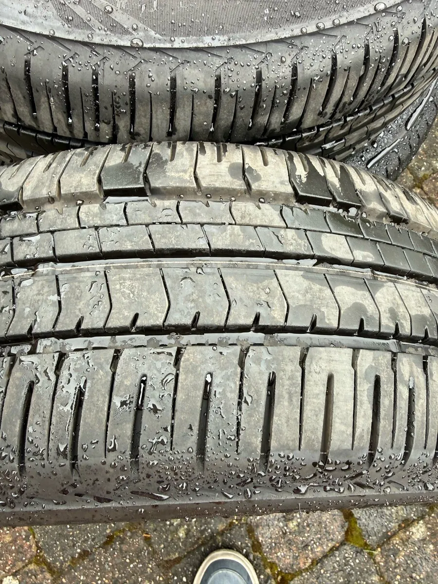 4 tyres - Image 4