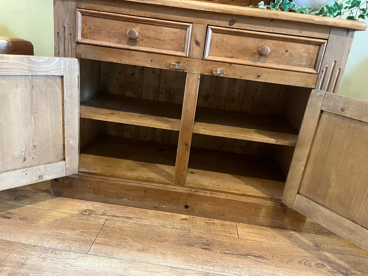 Dresser - Image 3