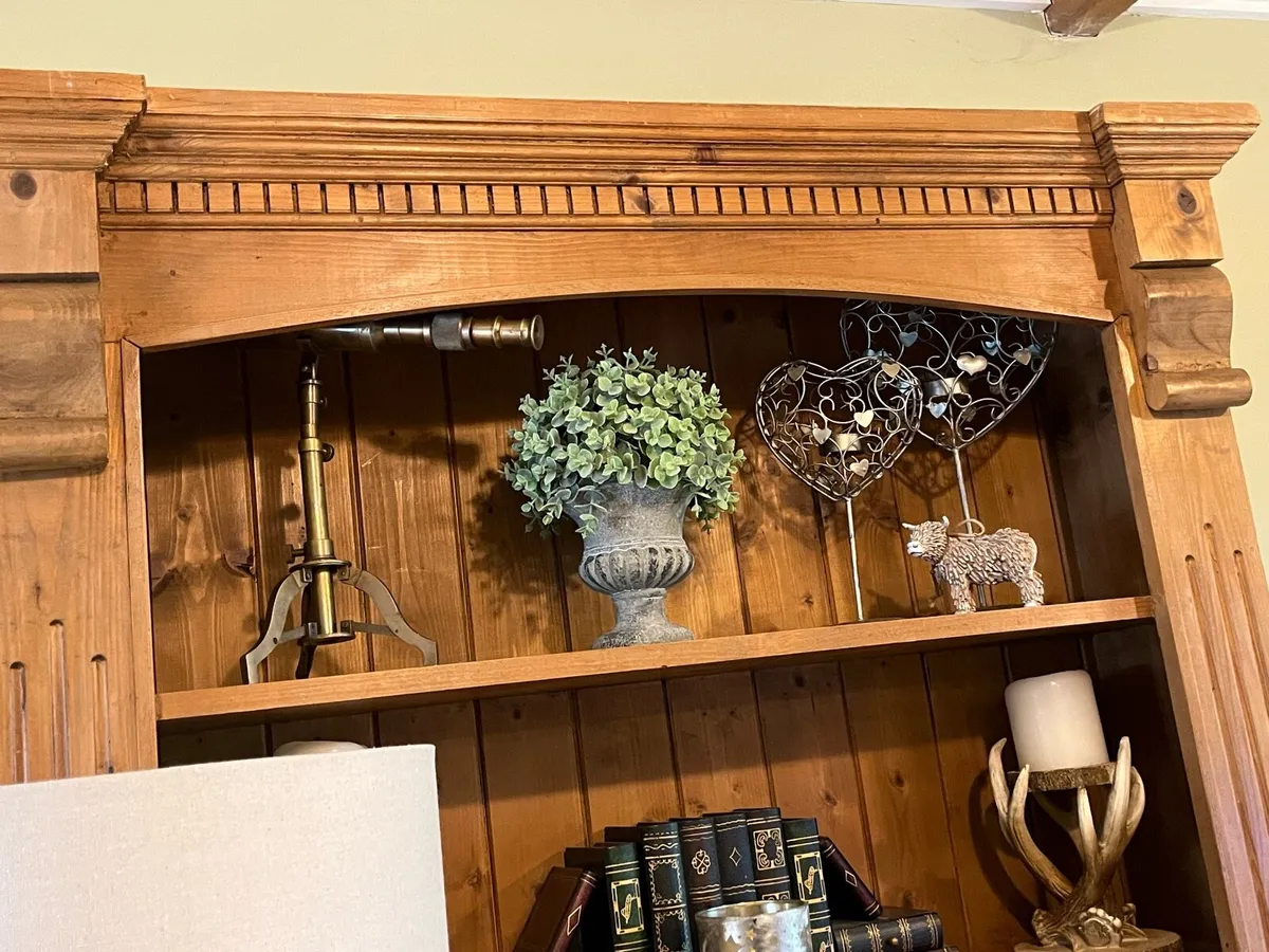 Dresser - Image 4