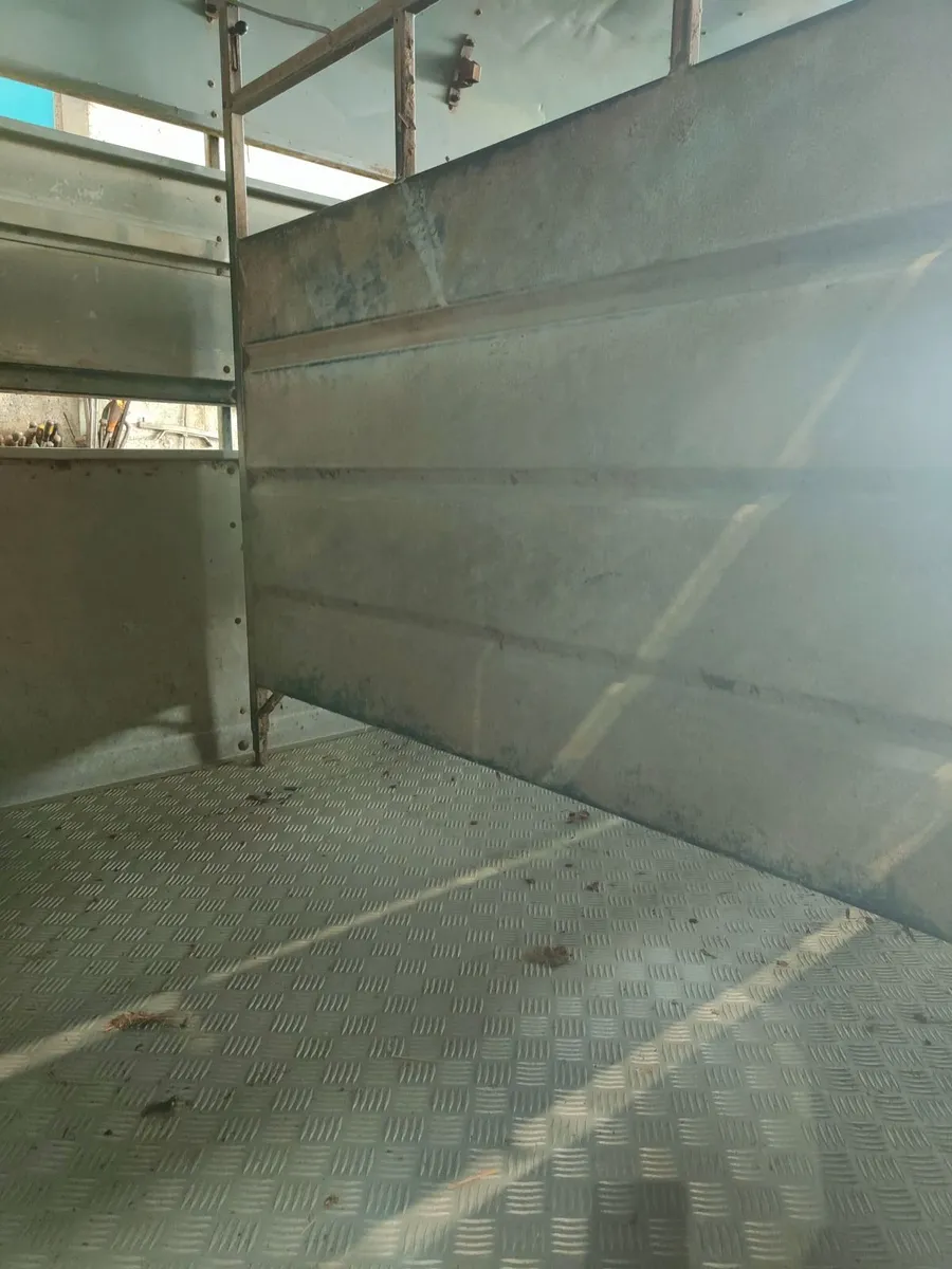 Cattle trailer - Image 3