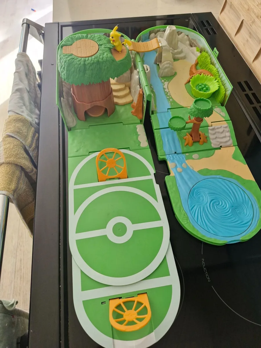 Pokemon carrycase playset - Image 1