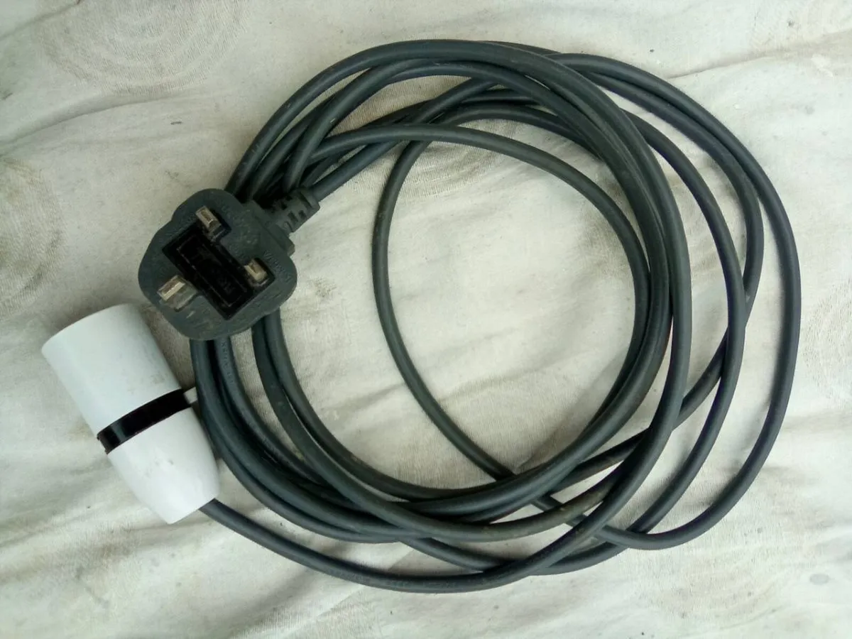 TWIN. SOCKET.  AND. SPUR. SWITCH. ON. CONDUIT - Image 3