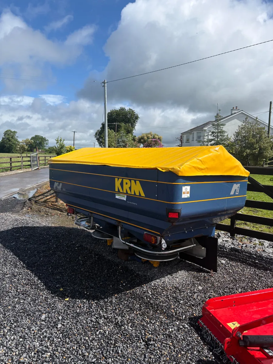 Bogbelle Fertiliser Spreader - Image 1