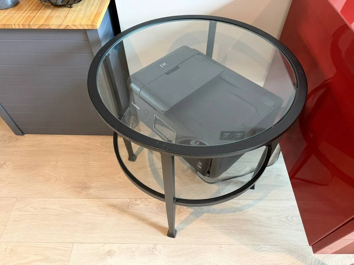 Round glass side table / coffee table - Image 2