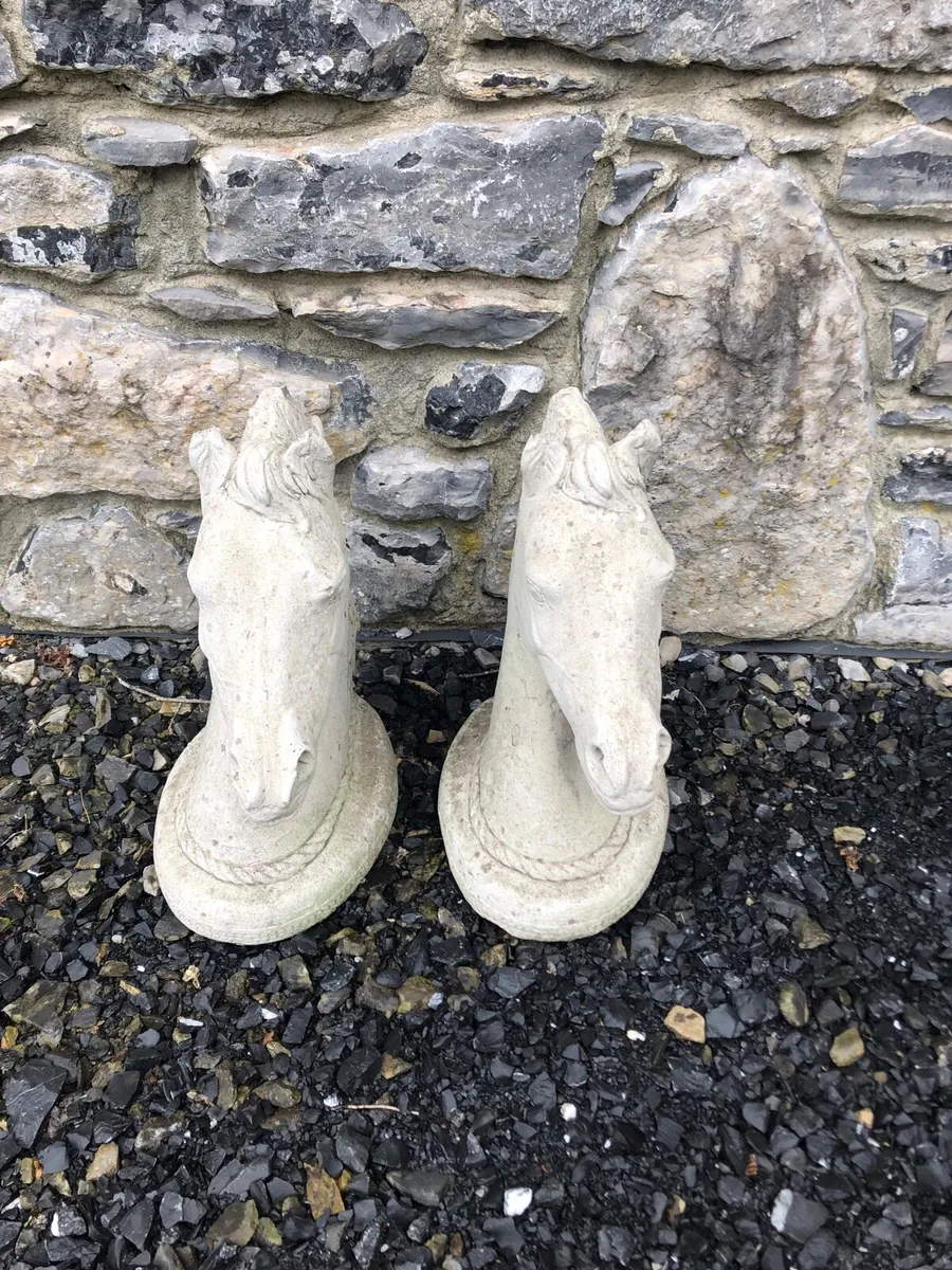 Precast Horse Heads - Image 1