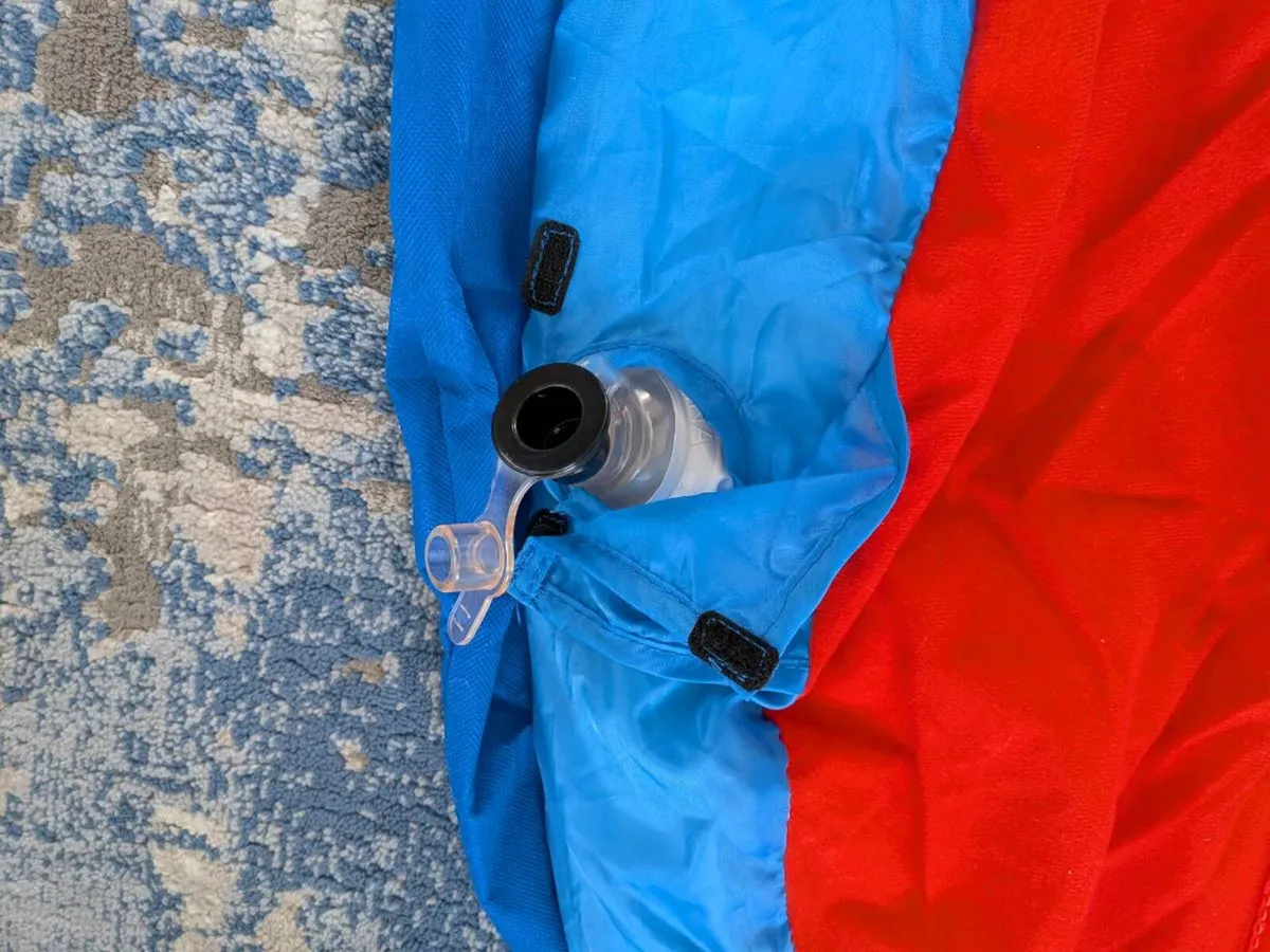 All in one inflatable mattress and duvet - Image 3