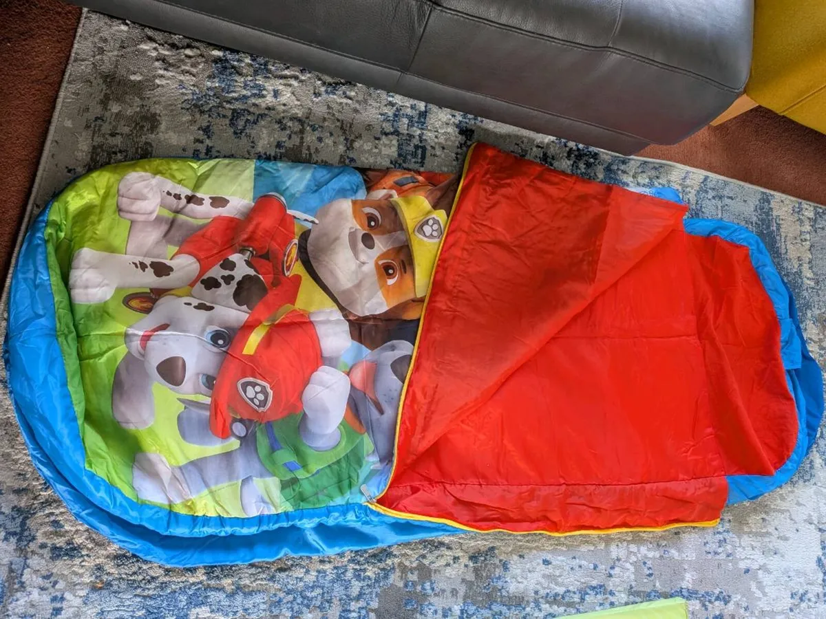 All in one inflatable mattress and duvet - Image 4