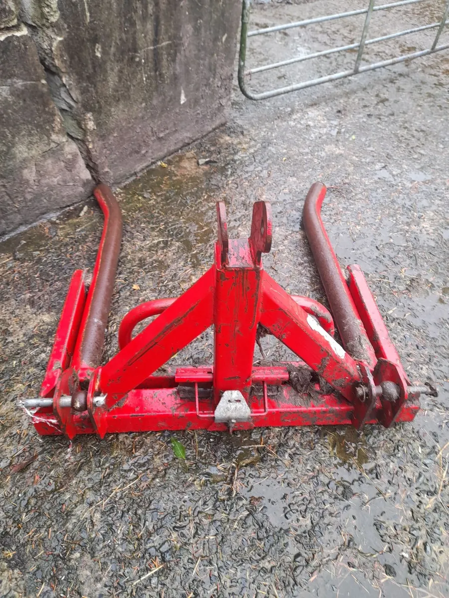 Bale lifter