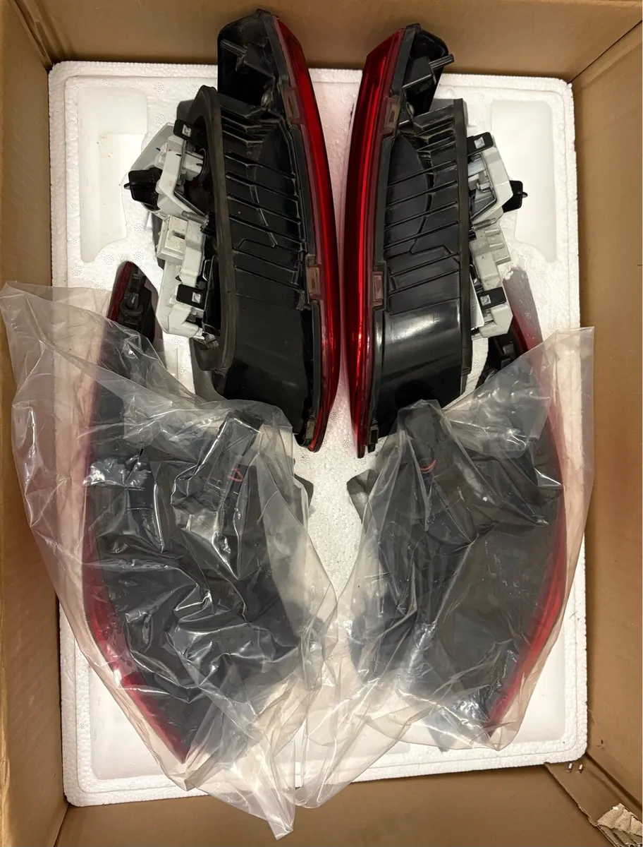 VW Golf Taillights - Image 1