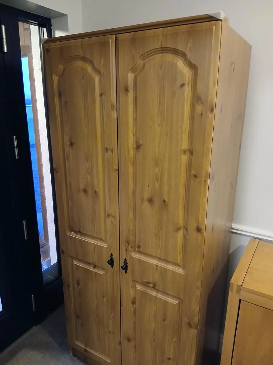 Wardrobe and Locker - Image 3